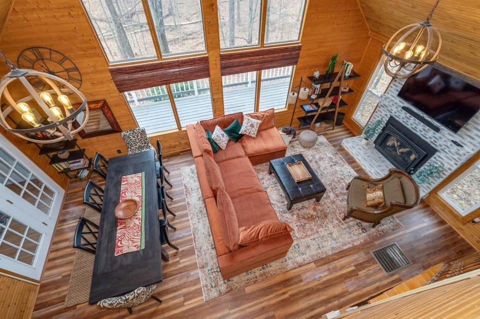 Starcatcher Chalet, The Woods Resort Chalet in Shenandoah Valley