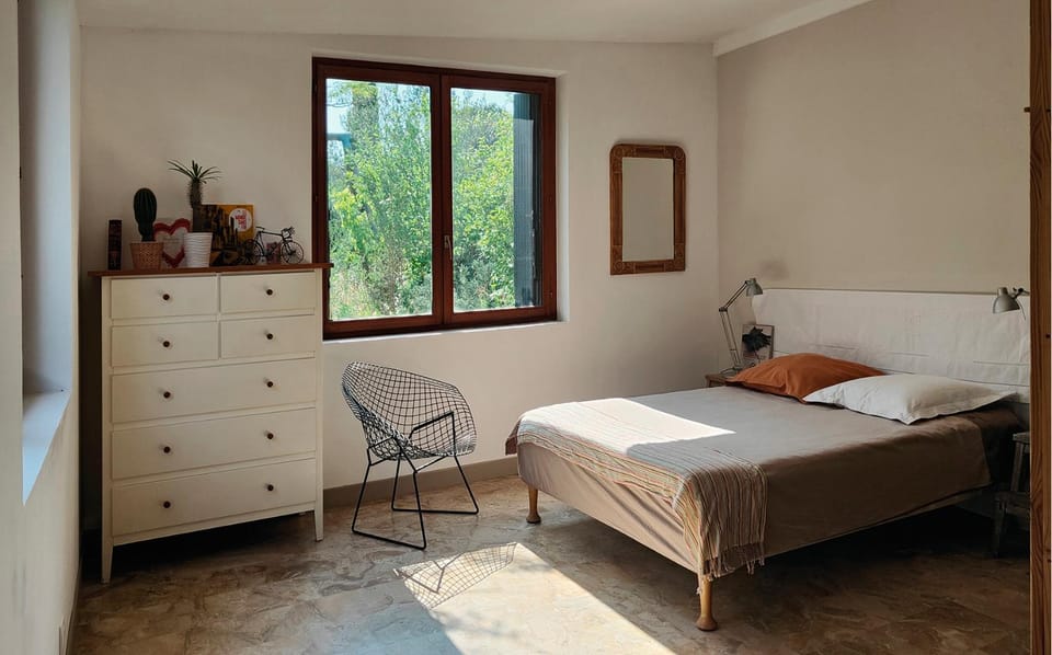 Bed, Photo of the whole room, Bedroom, Garden view