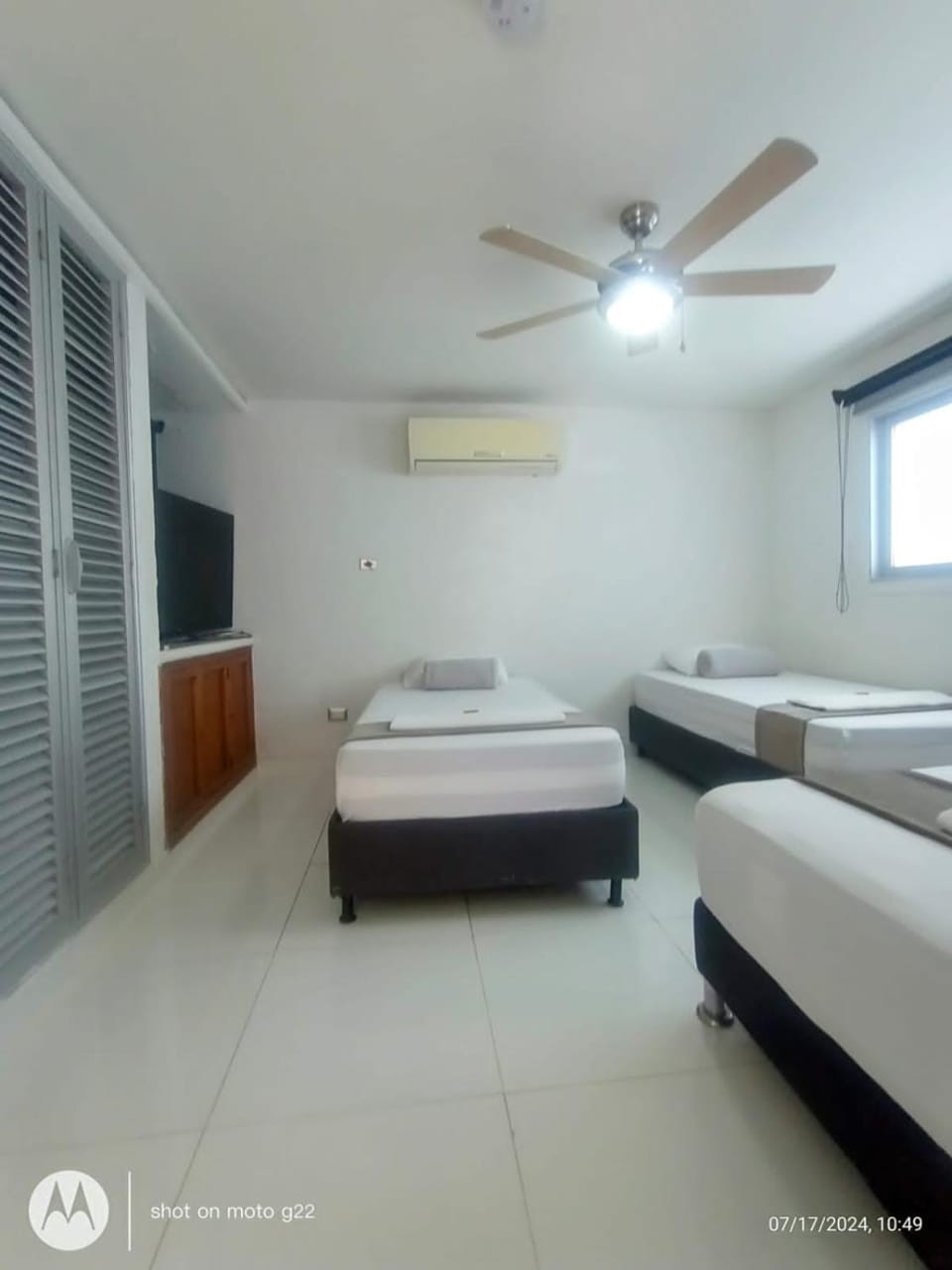 Bed, TV and multimedia, Photo of the whole room, Bedroom, air conditioner