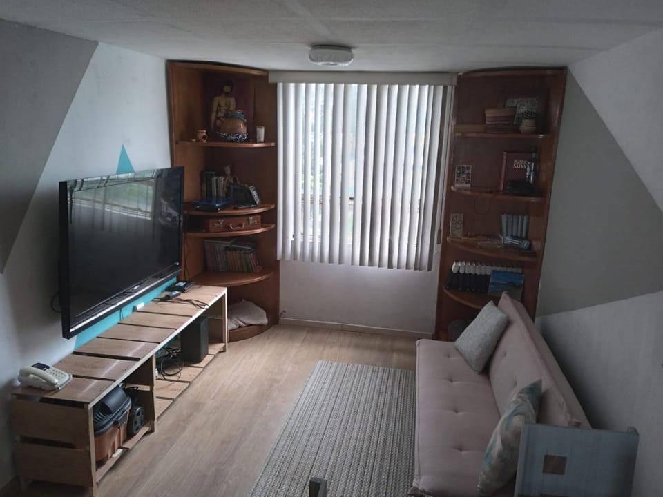 Communal lounge/ TV room, TV and multimedia, Living room, Seating area