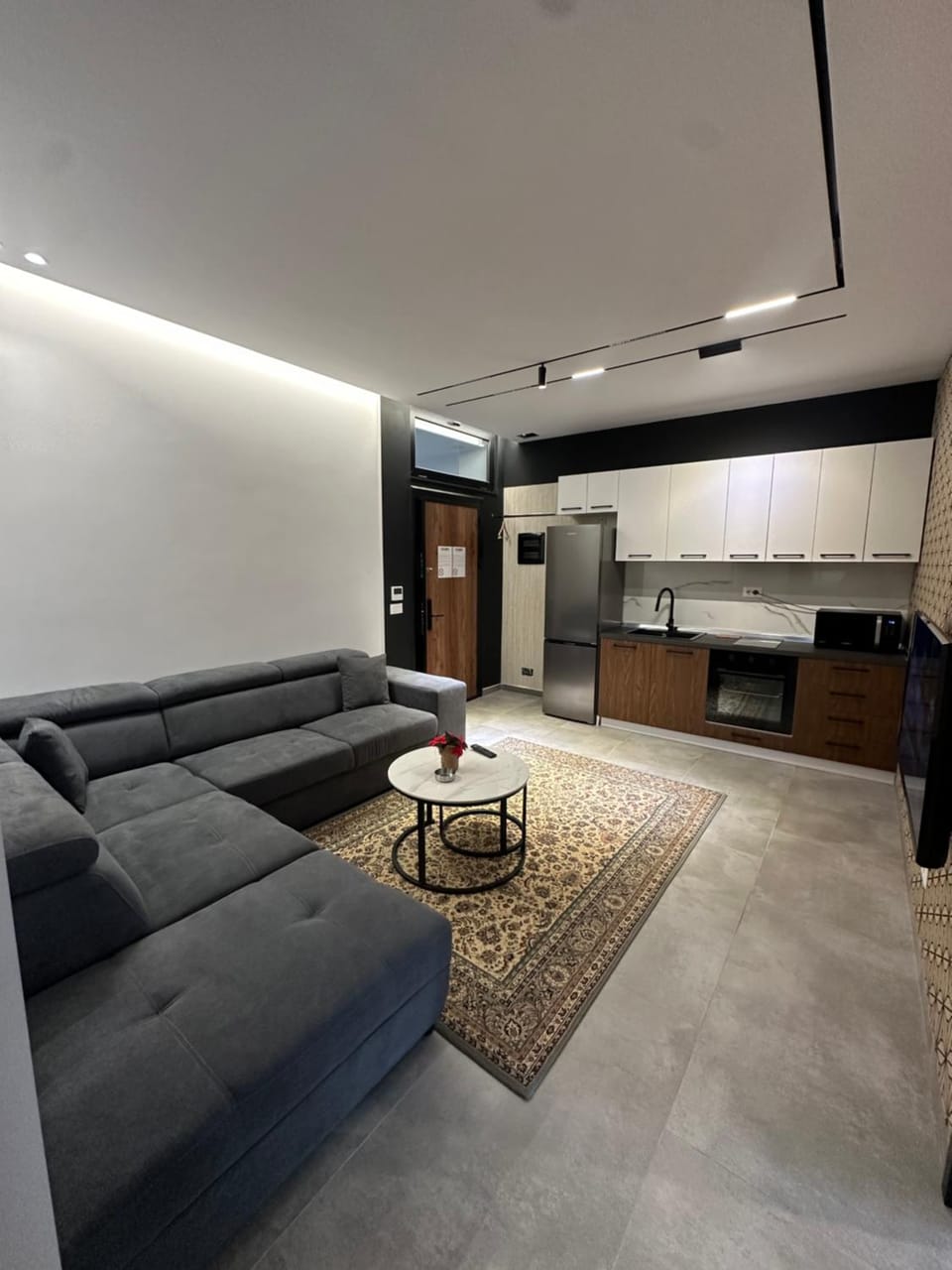 Kitchen or kitchenette, Living room, Seating area