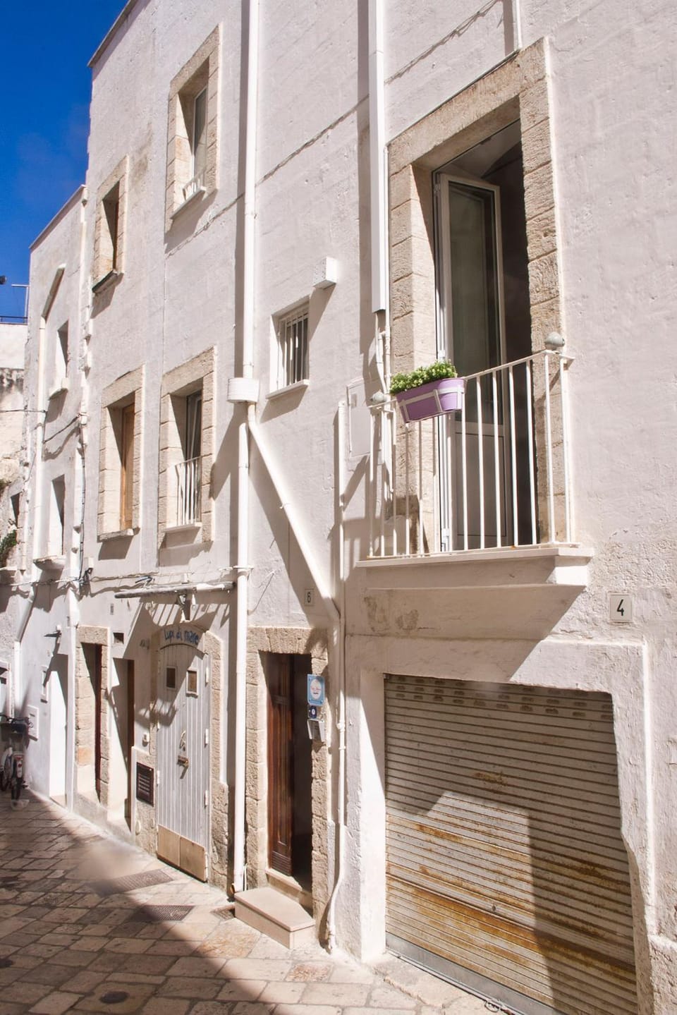 Property building, Facade/entrance
