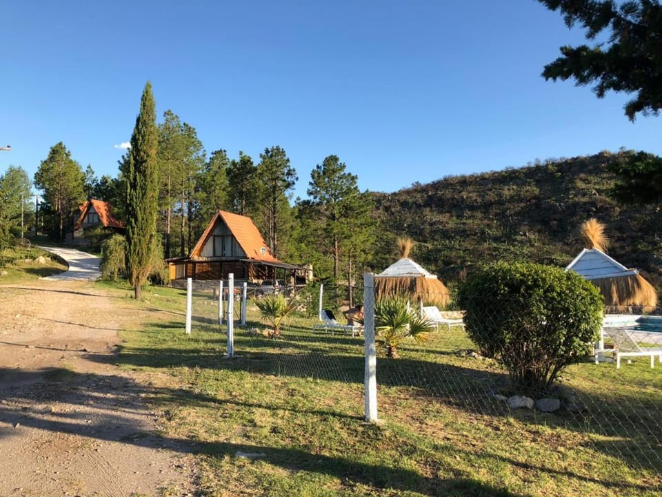 Property building, Patio, Off site, Day, Natural landscape, BBQ facilities, Garden, View (from property/room), City view, Garden view, Mountain view, Pool view, Street view, Area and facilities, Swimming pool, Quiet street view, Inner courtyard view, Parking, internet