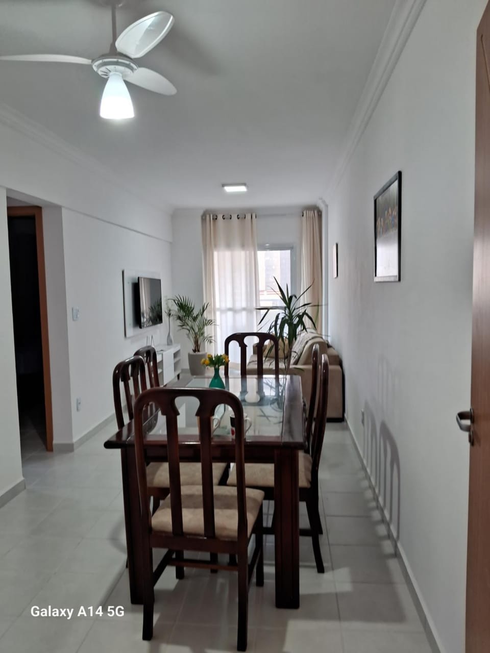 Communal lounge/ TV room, TV and multimedia, Living room, Seating area, Dining area, Evening entertainment, fireplace