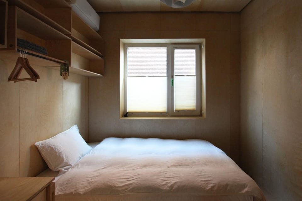Bed, Photo of the whole room, Decorative detail, Bedroom