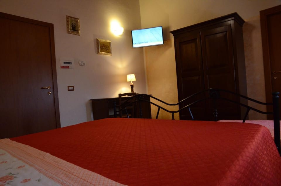 Il Vecchio Pioppo Farm Stay in Marche