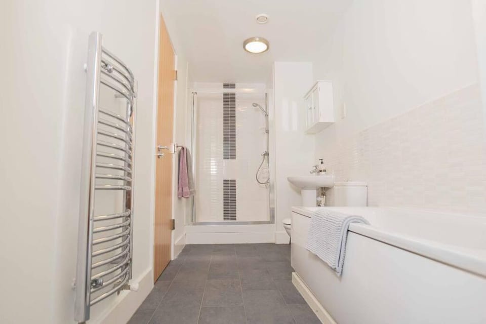 Shower, Bathroom, Bath, towels