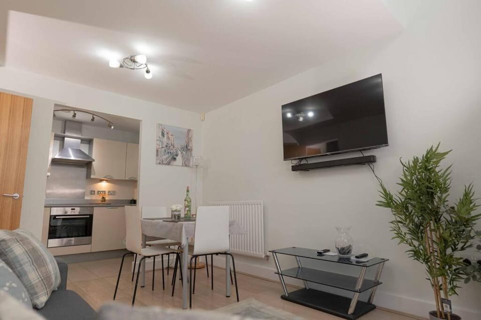 TV and multimedia, Kitchen or kitchenette, Dining area, pet friendly