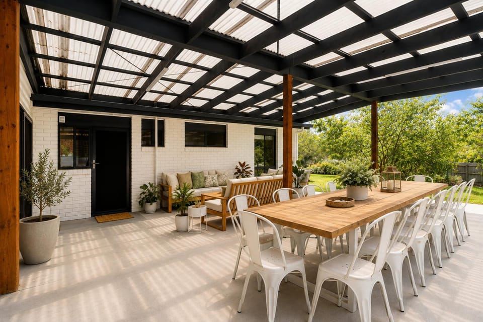 Patio, Garden, Seating area, Dining area, Garden view