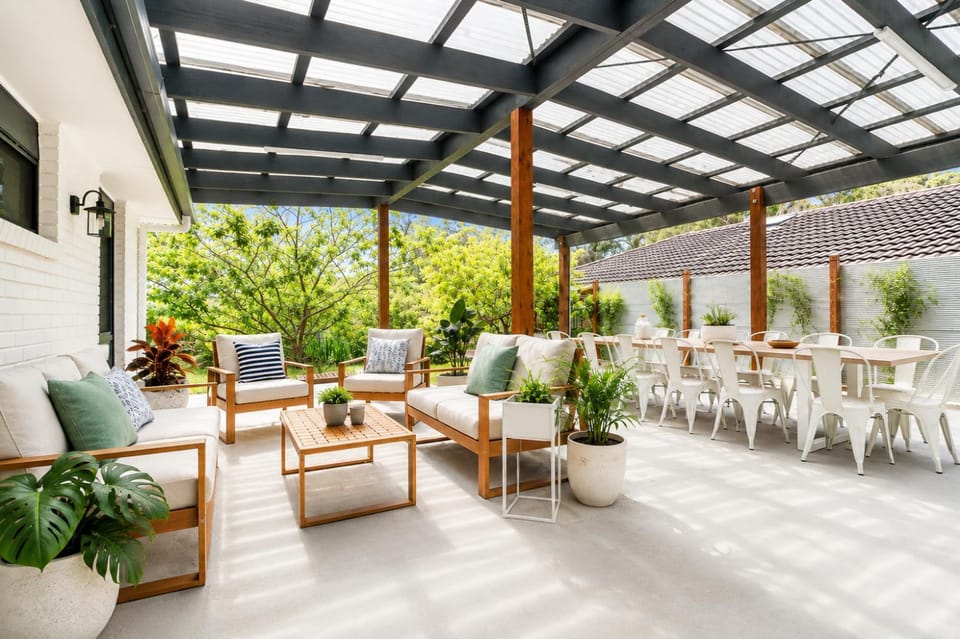 Patio, Garden, Seating area, Dining area