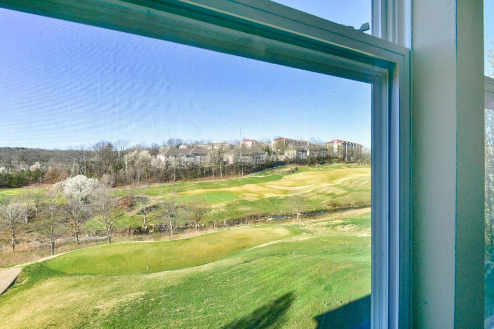 Gorgeous Condos at Thousand Hills - Heart of Branson - Spacious and Affordable Apartment in Branson