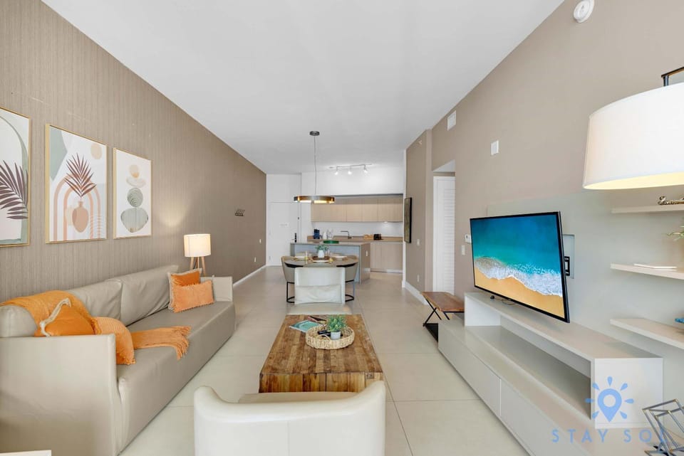 Upper Level Penthouse - Amazing Views Beach & Intracoastal Apartment in Hollywood Beach
