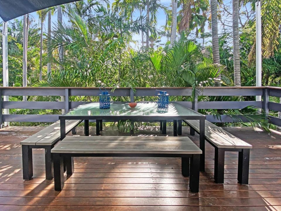 Beachside Palms Unit 2 Apartment in Queensland