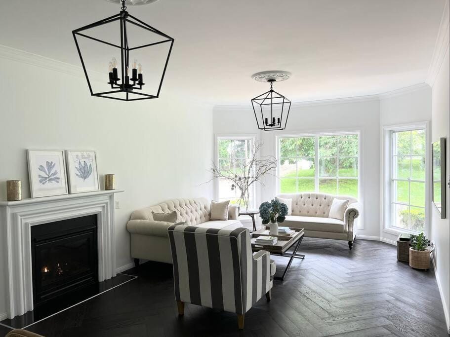 Grounds of Robertson. Stylish and Exclusive. House in Robertson
