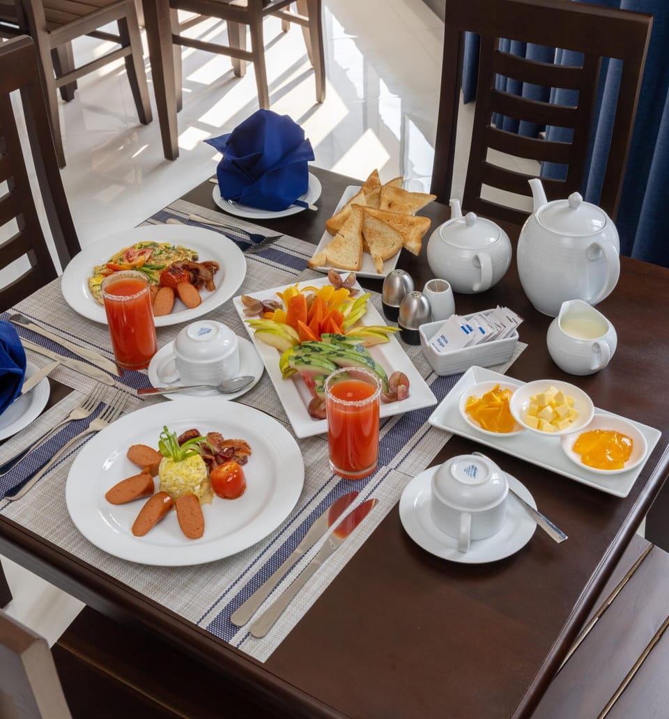 Restaurant/places to eat, Food and drinks, Food, Breakfast, Continental breakfast