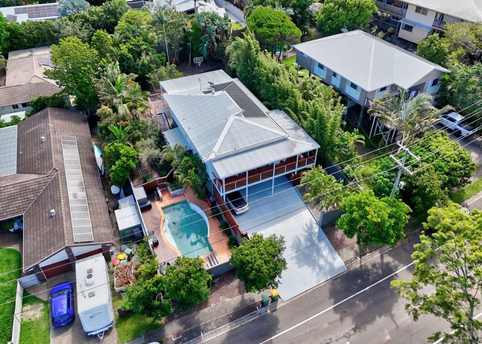 Property building, Bird's eye view, Garden