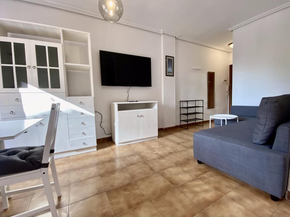 Communal lounge/ TV room, TV and multimedia, Living room, Seating area