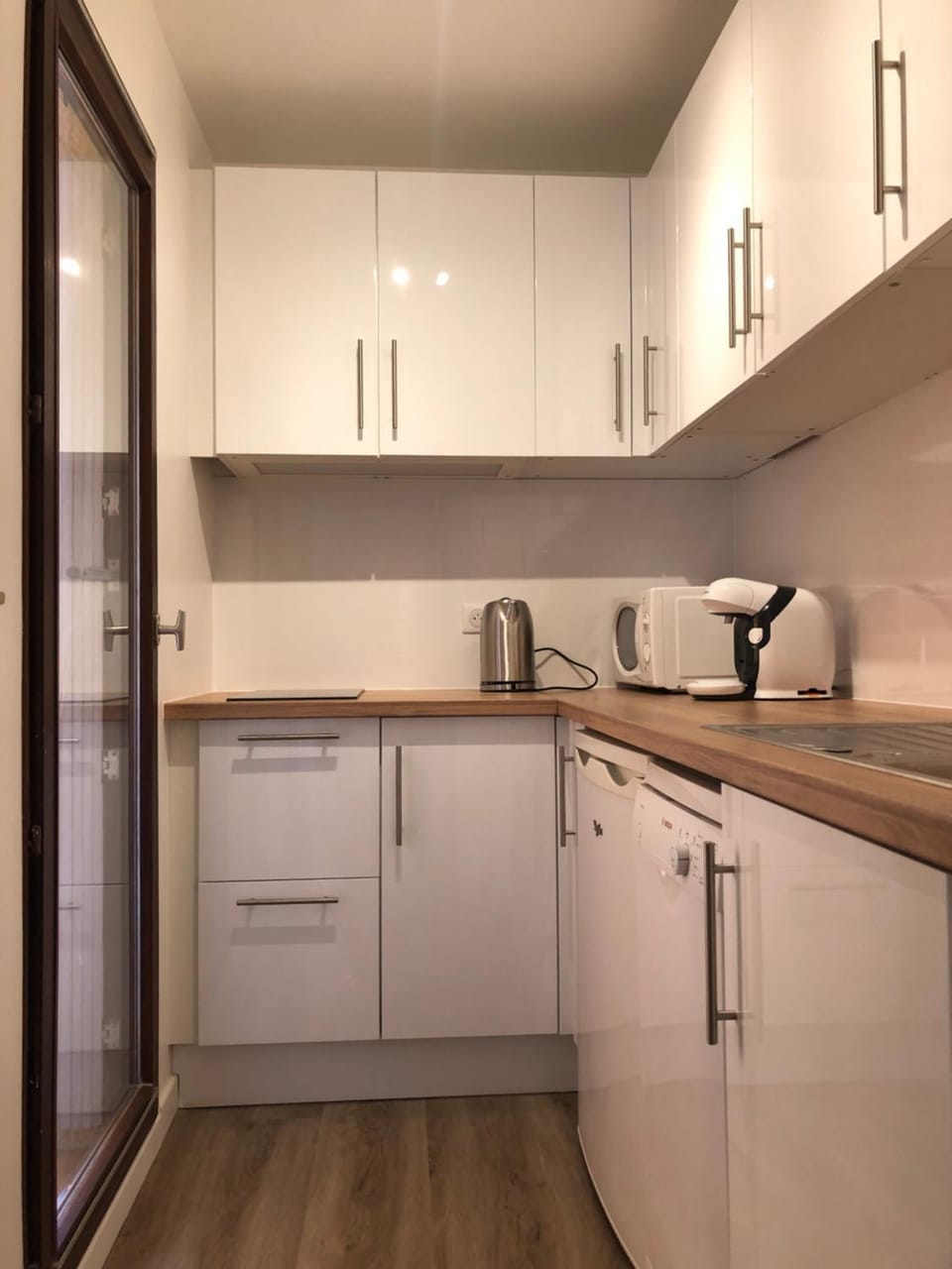 Un grand studio face au port de Santa Lucia Apartment in Saint-Raphael