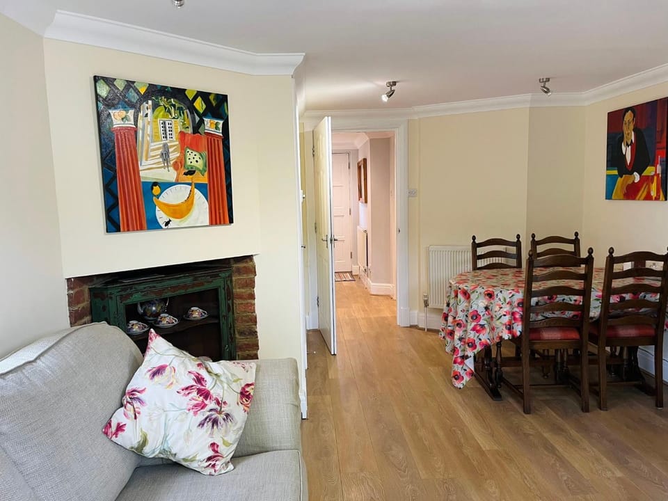 Decorative detail, Dining area