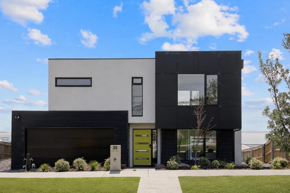 Property building, Facade/entrance, Garden, Parking