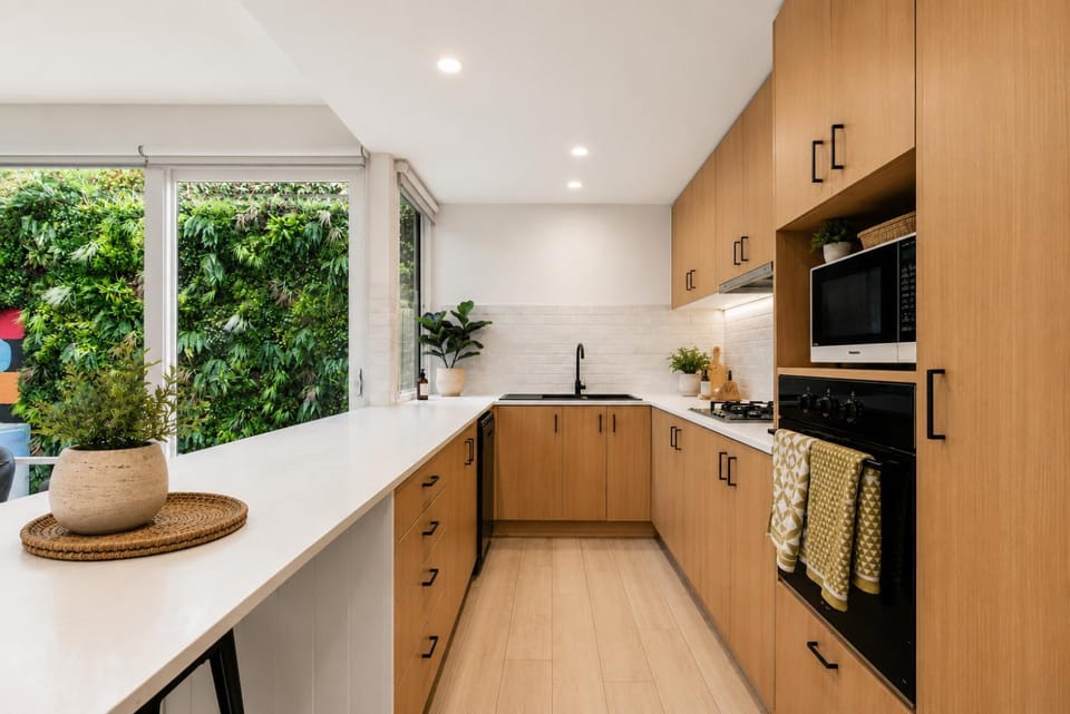Kitchen or kitchenette, dishwasher