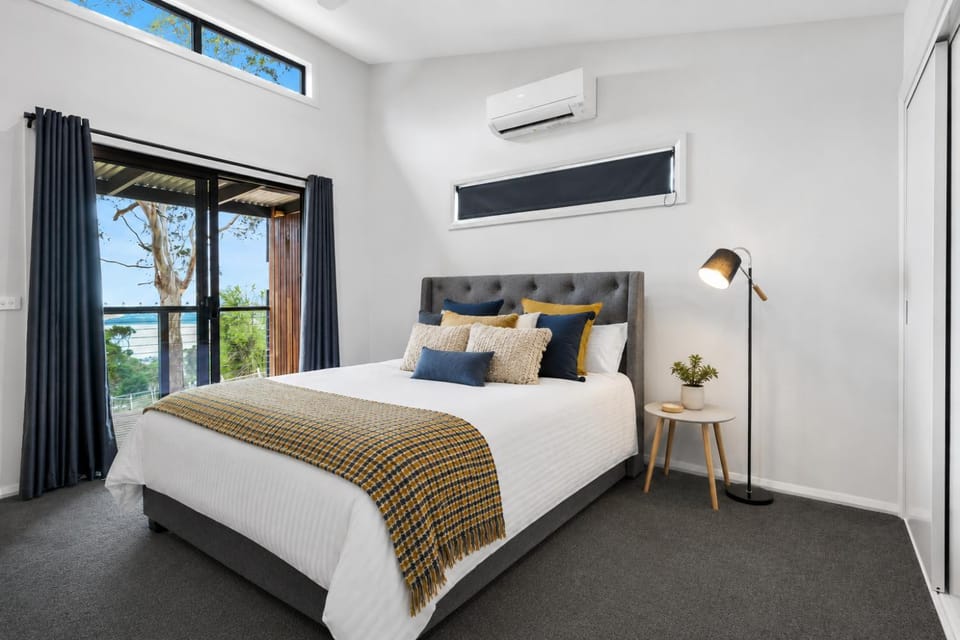 Bed, View (from property/room), Bedroom, River view, air conditioner
