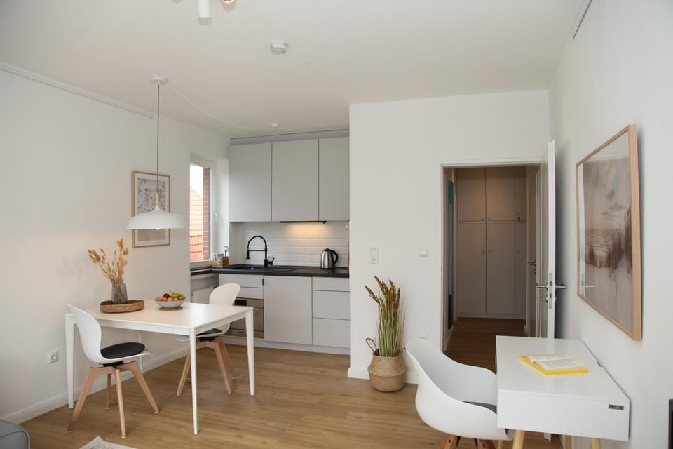 Kitchen or kitchenette, Photo of the whole room, Dining area, kitchen