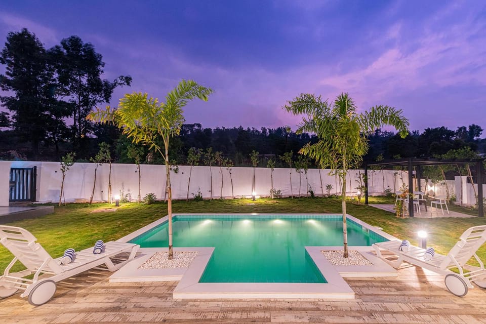 Night, Swimming pool