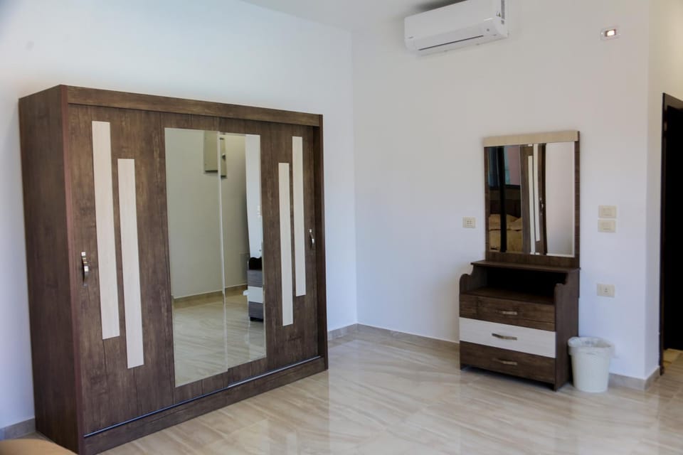 Bedroom, air conditioner