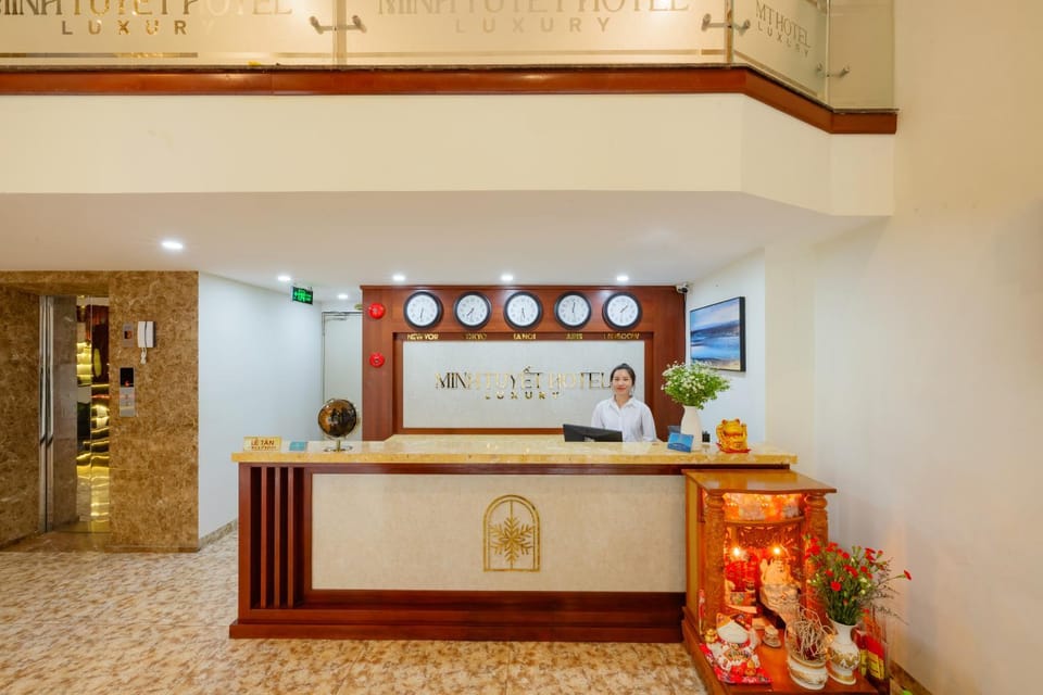 Lobby or reception, concierge