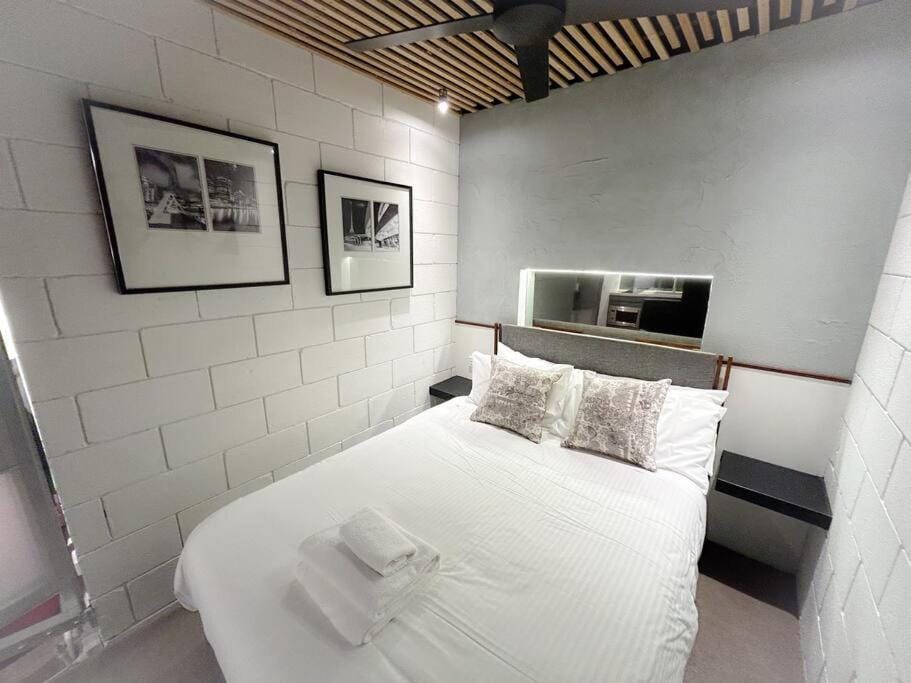 Flinders Street 205 - Studio Apartment in Southbank