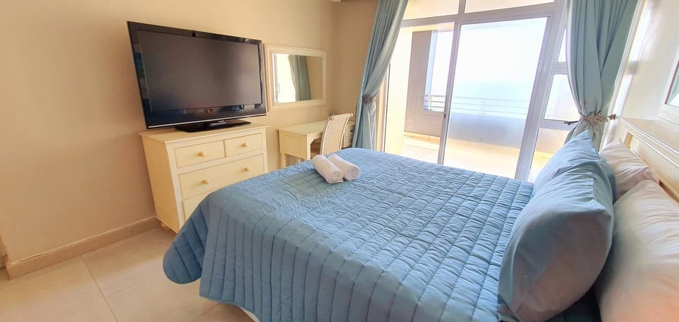 Bed, TV and multimedia, Photo of the whole room, Evening entertainment, Bedroom