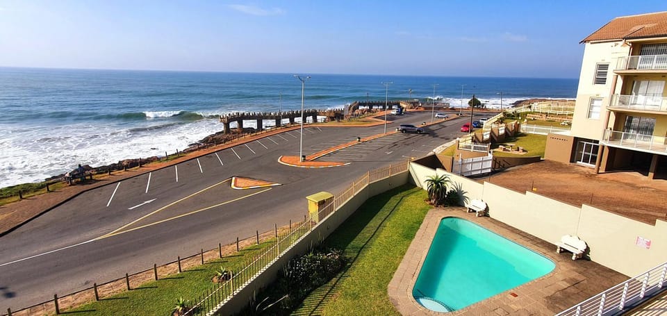 Property building, Nearby landmark, Neighbourhood, Bird's eye view, Beach, Pool view, Sea view, Street view, Swimming pool