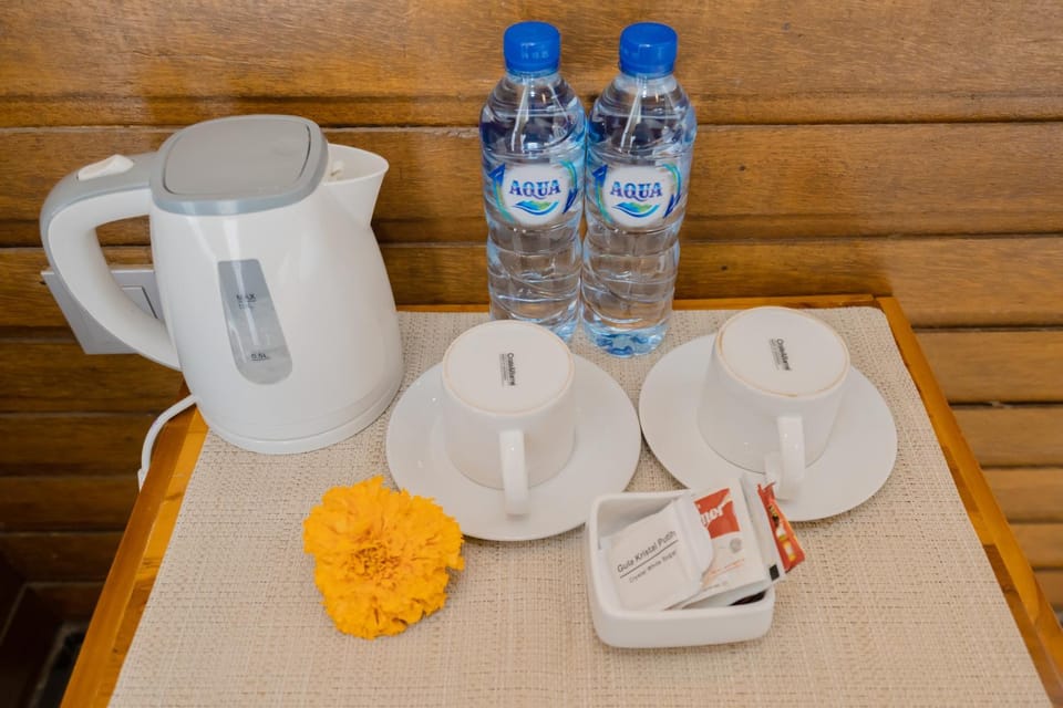 Coffee/tea facilities, Food, Drinks