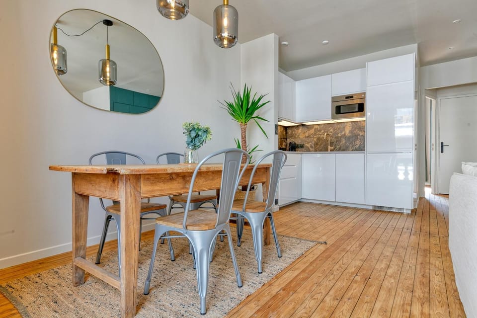 Property building, Kitchen or kitchenette, Living room