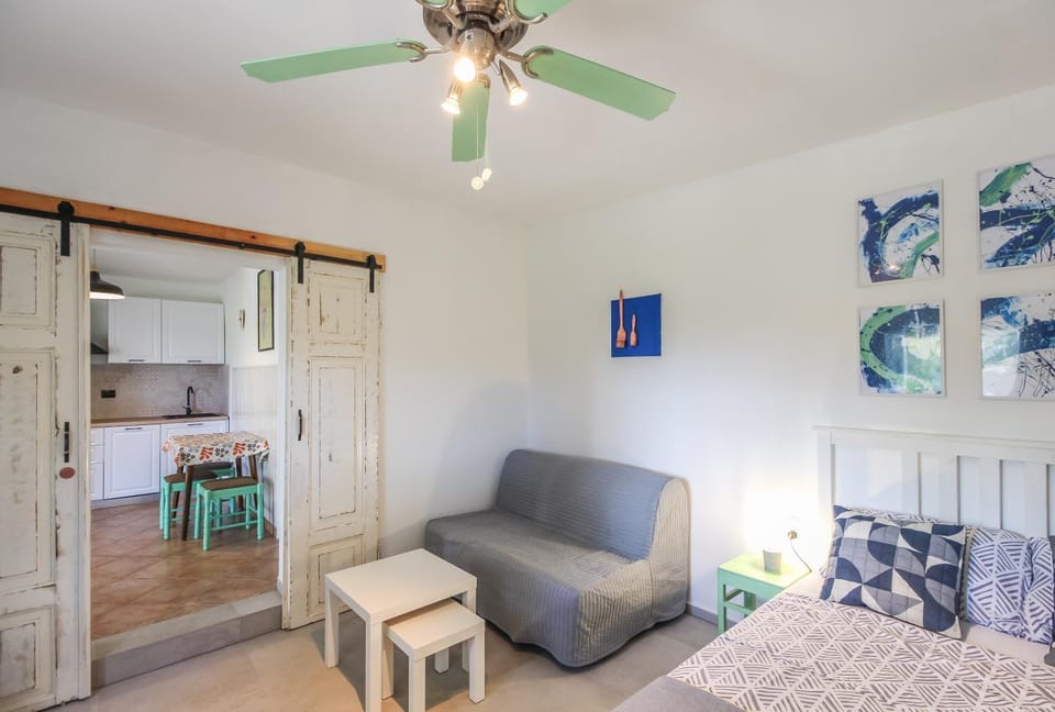 Seating area, Bedroom