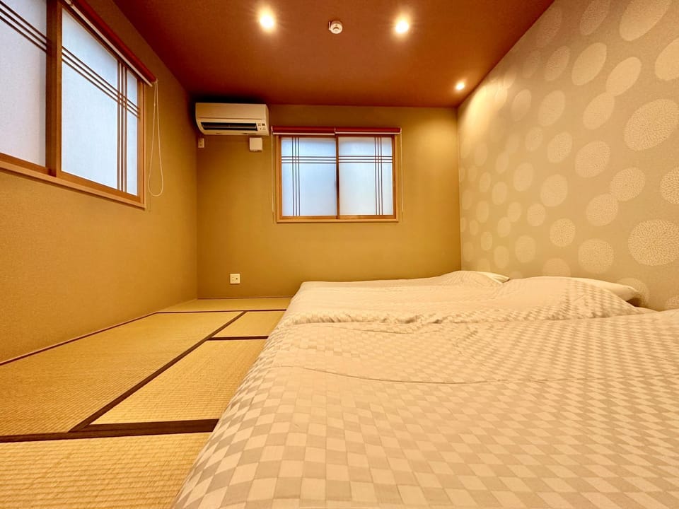 Bed, Photo of the whole room, Bedroom, air conditioner