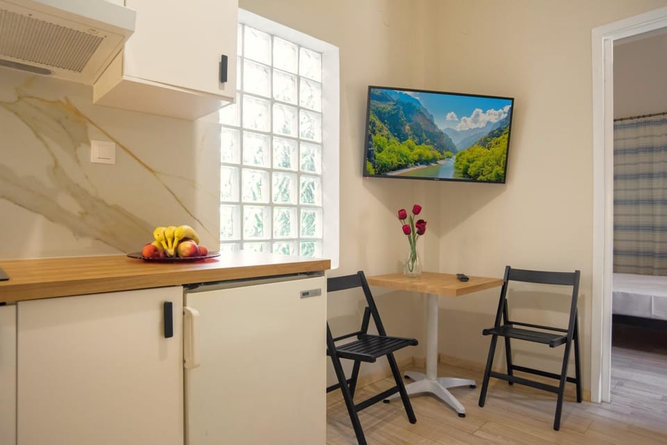 TV and multimedia, Kitchen or kitchenette, Dining area