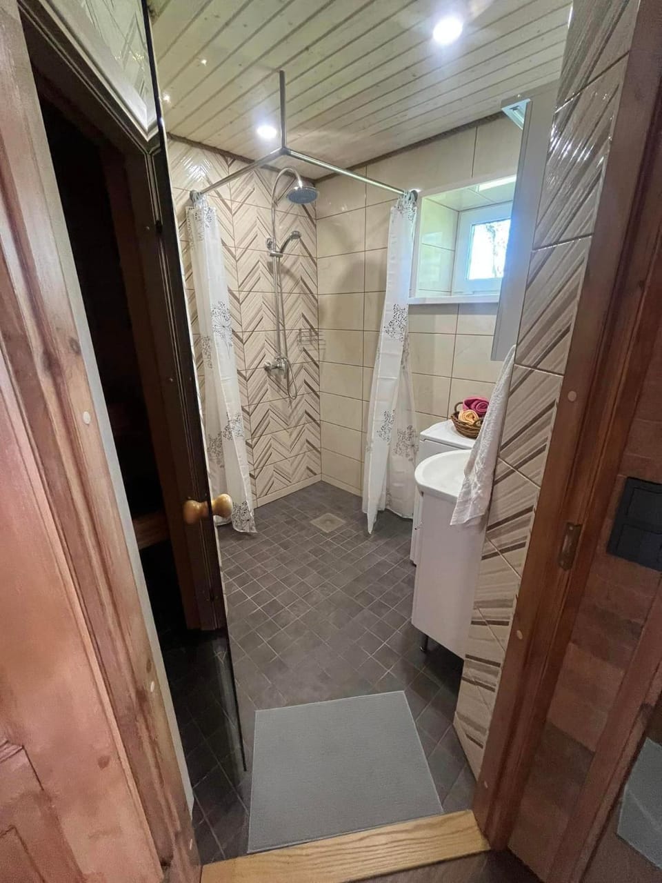 Shower, Bathroom, washing machine