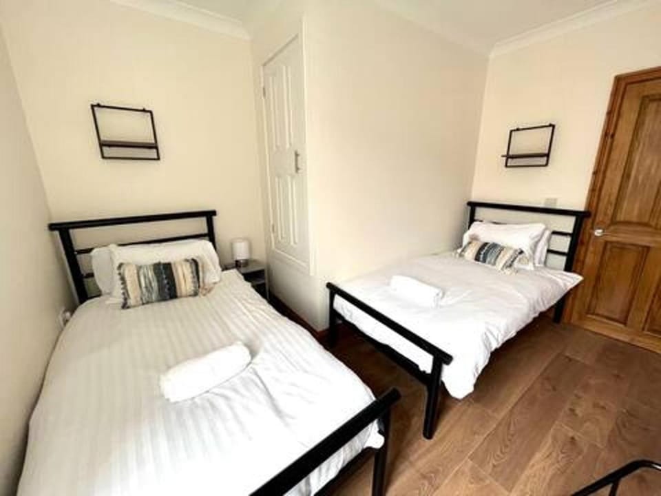 Enjoy a spacious 3 BR home Apartment in Gateshead