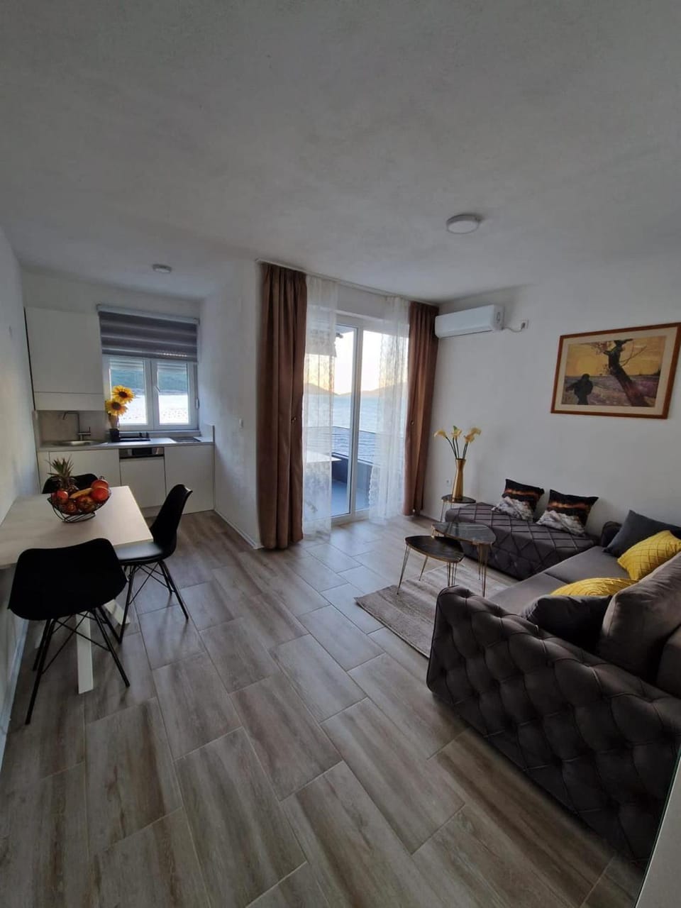 Living room, Seating area, Dining area