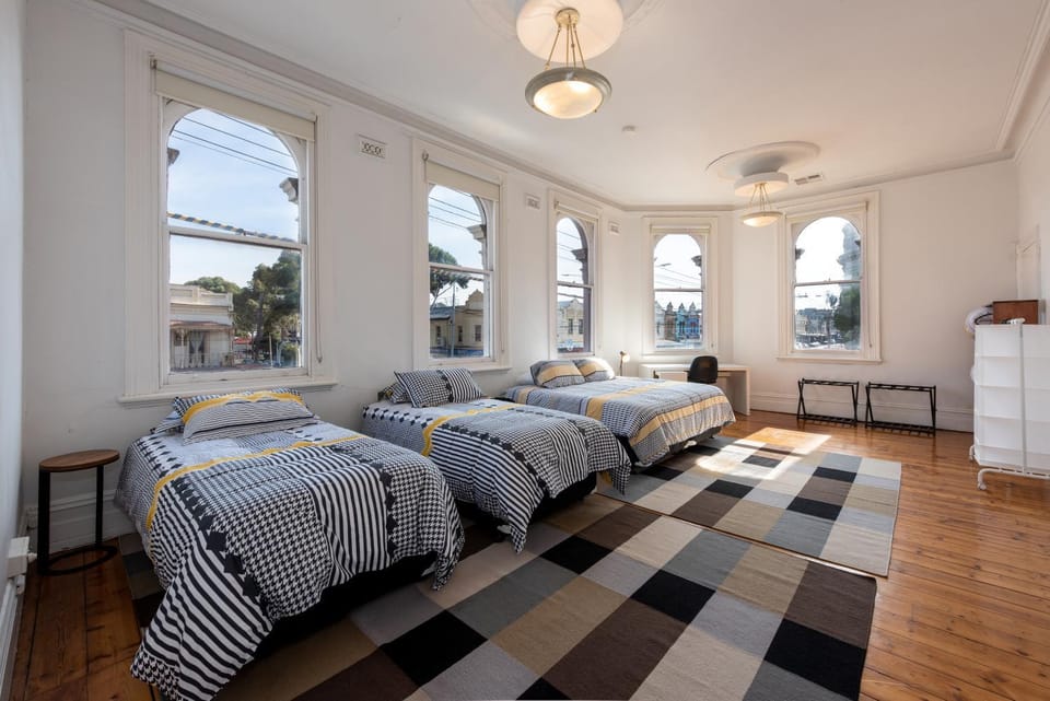 Private Unit in Heritage Building in Fitzroy North Inn in Melbourne
