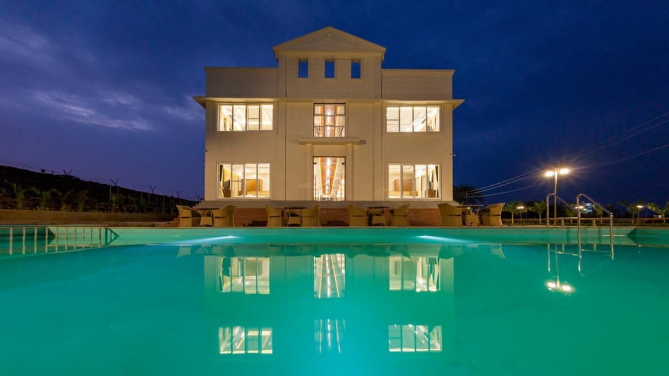 Swimming pool, Swimming pool