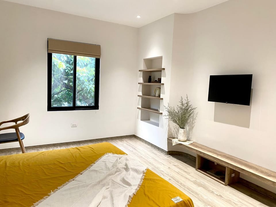 TV and multimedia, Photo of the whole room