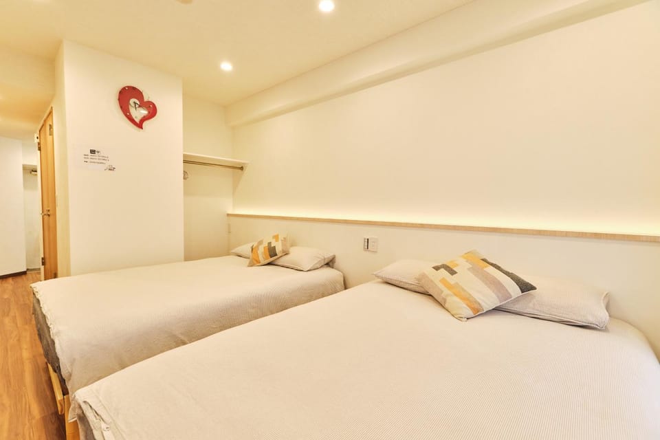 新宿繁华市中心艺术公馆/交通便利/徒步三分钟伊势丹/商务出行便利/免费Wi-Fi Apartment in Shinjuku