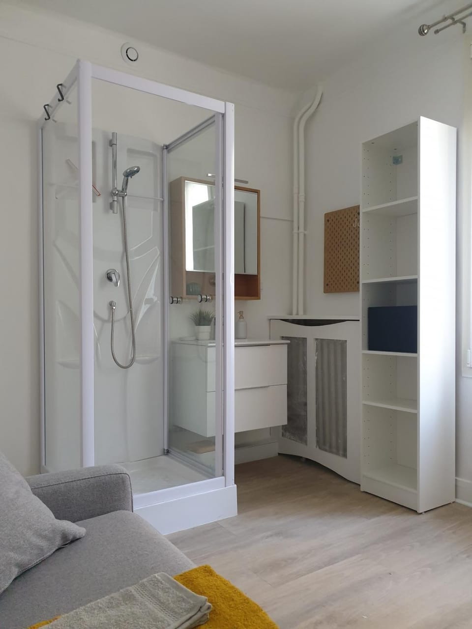 Shower, Bathroom, Bedroom