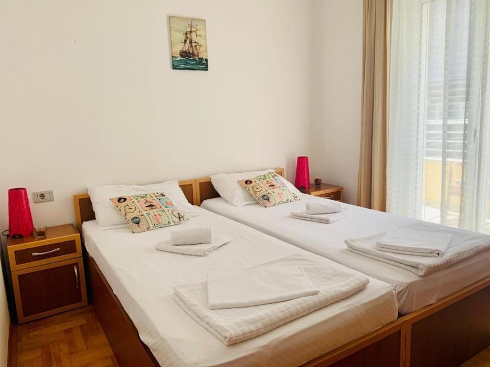 Apartments & Rooms Vuksanovic Ivana Bed and Breakfast in Budva