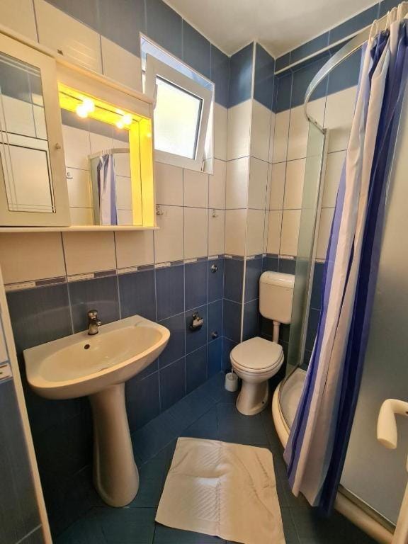 Apartments & Rooms Vuksanovic Ivana Bed and Breakfast in Budva
