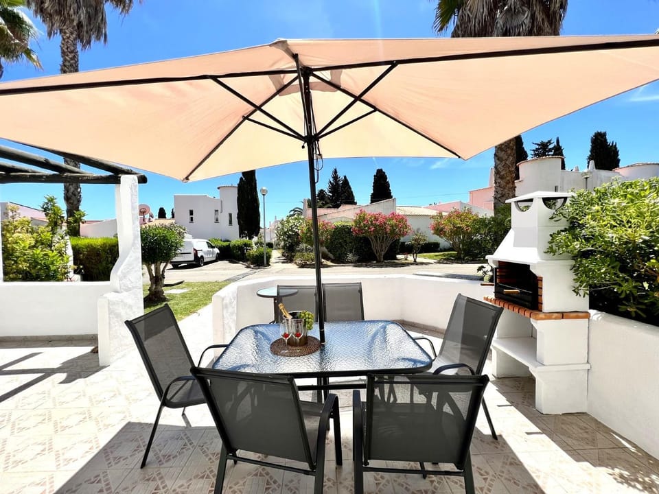Balcony/Terrace, Swimming pool