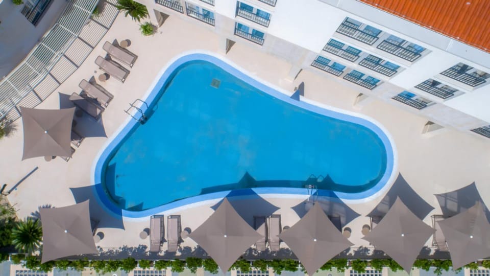 Day, Pool view, Swimming pool, Swimming pool, sunbed